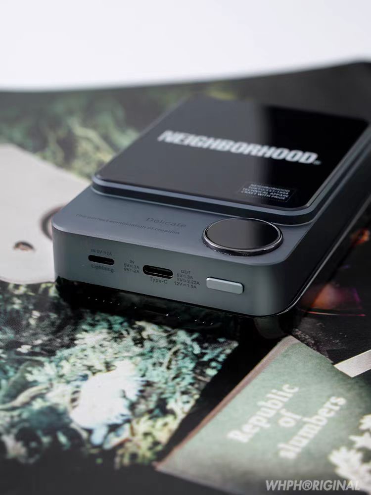 Magsafe Powerbank Magnetic Wireless Charger - The Luxe Case