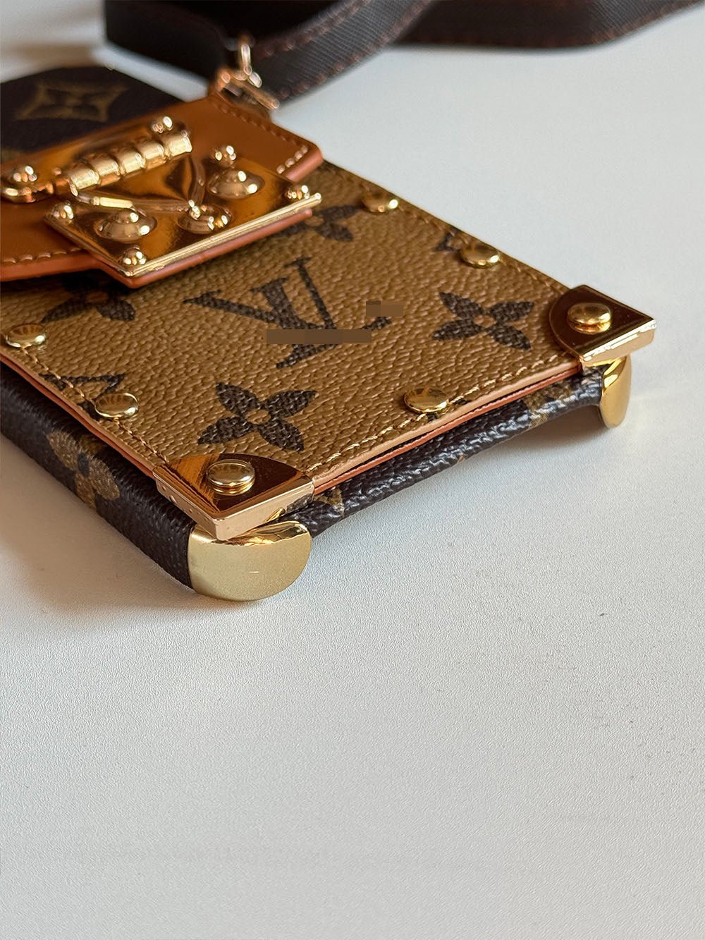 Brown iPhone case 2003| Accordion card holder (subject to the video) - The Luxe Case