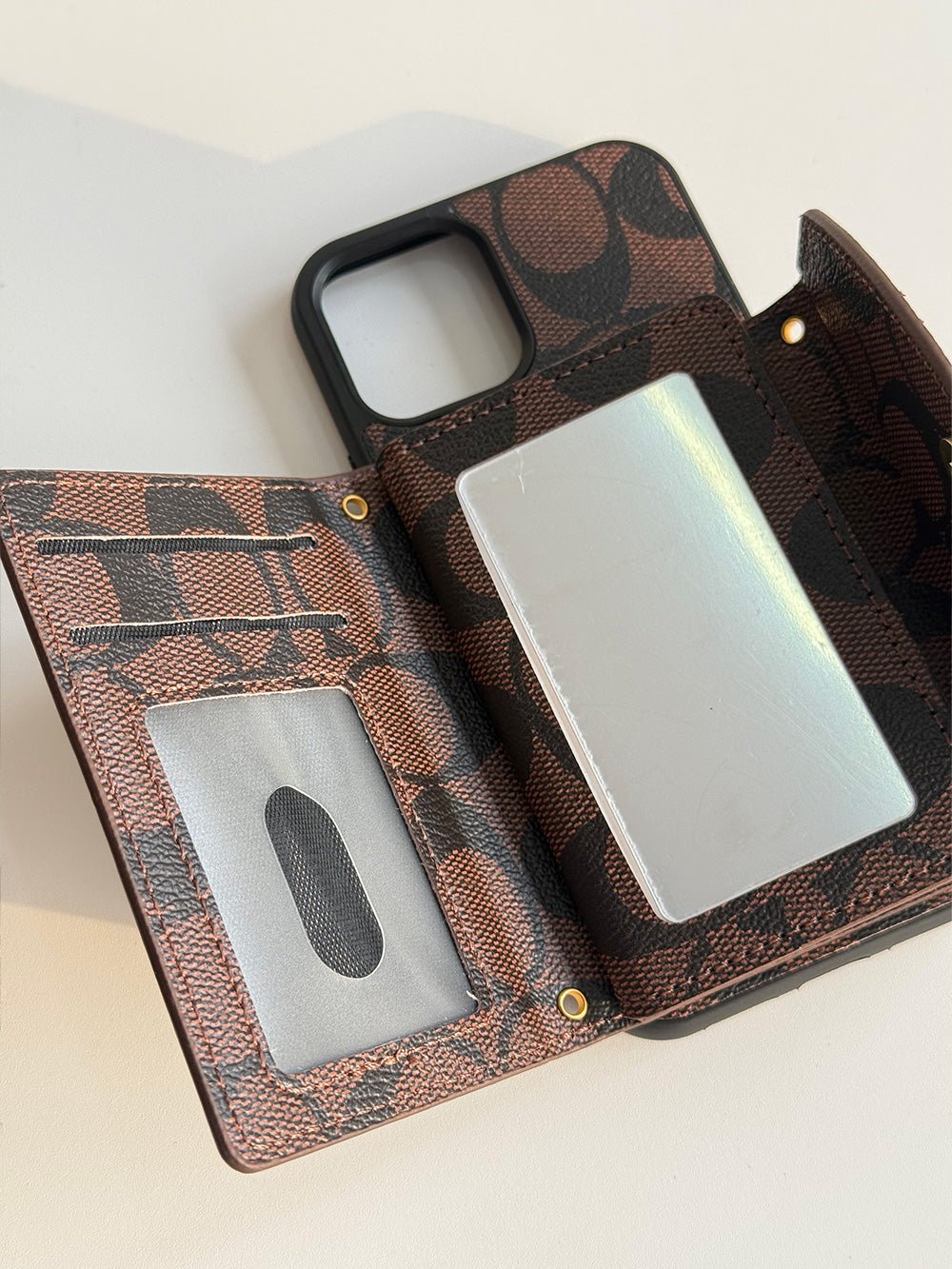 C series Phone case 1004 | Accordion card holder (subject to the video) - The Luxe Case