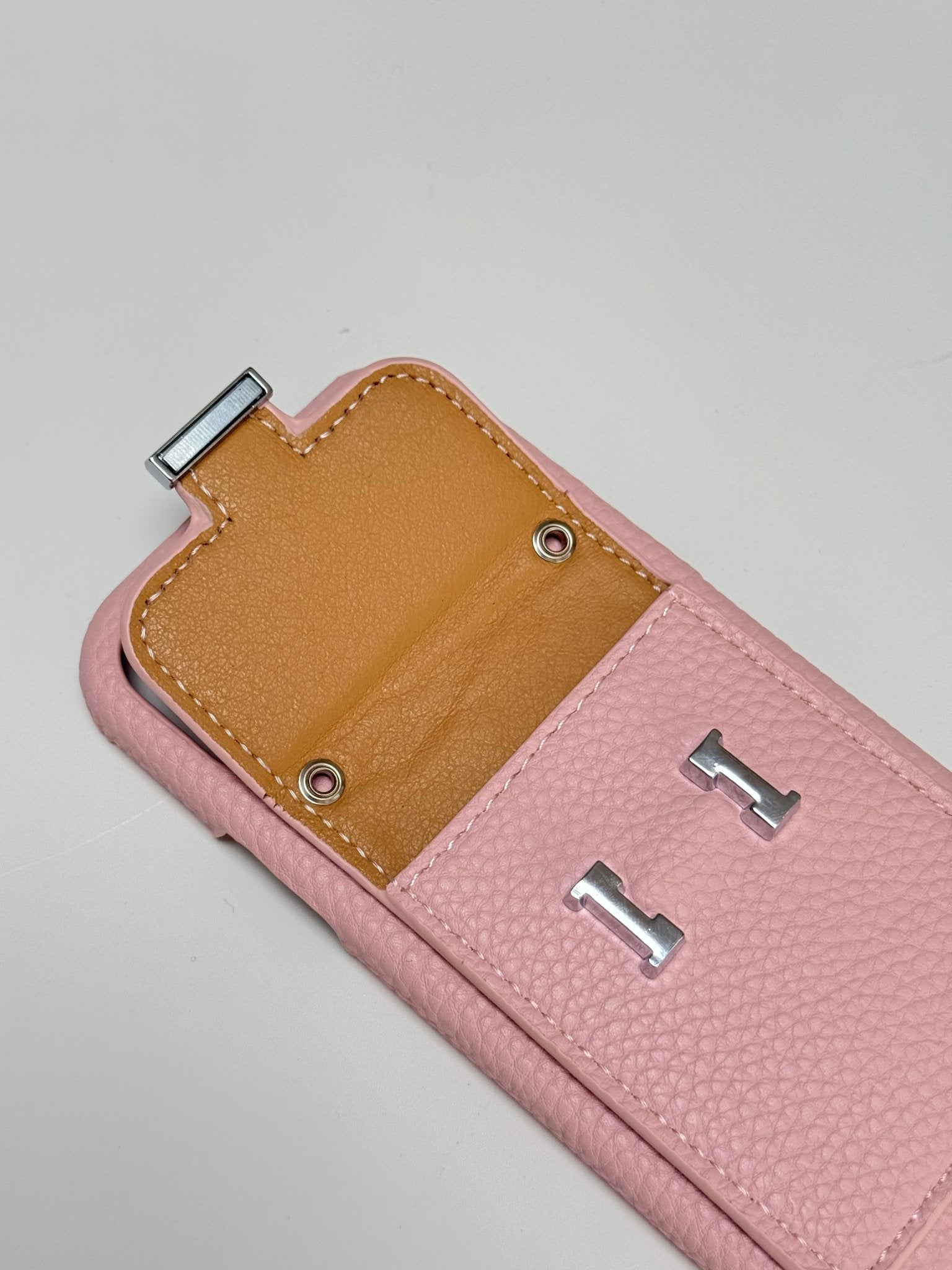 H Series iPhone case 2005 | Accordion card holder (subject to the video) - The Luxe Case