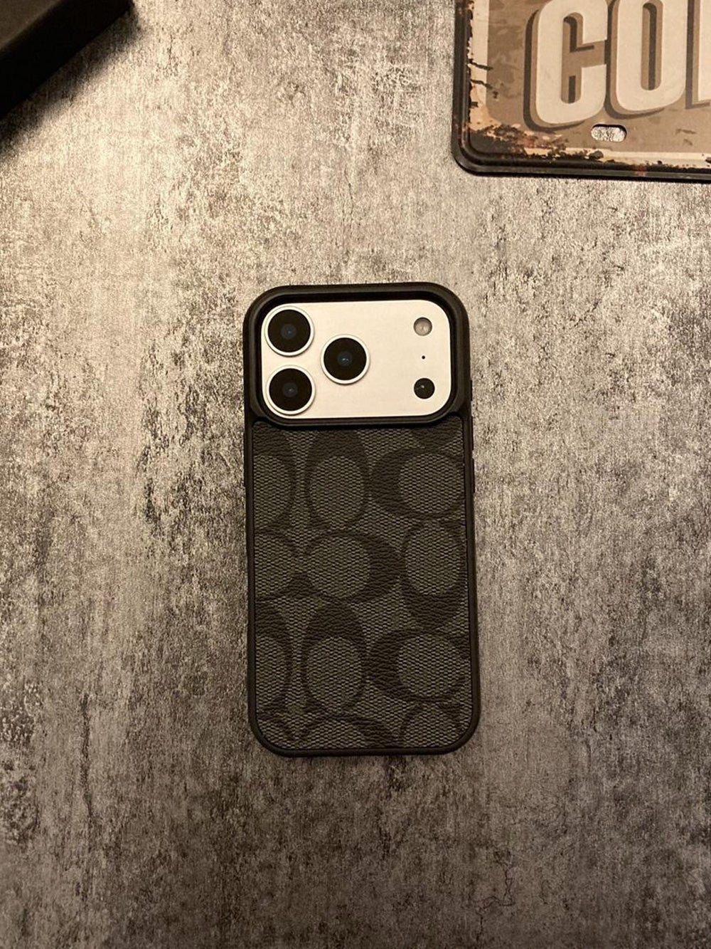 iPhone case 2010 |Leather, luxury and high-end - The Luxe Case
