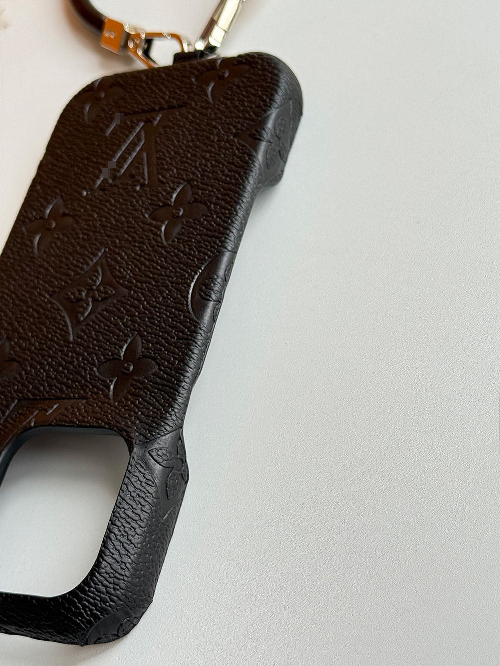 L series Phone case 1016 | without card holder (subject to the video) - The Luxe Case