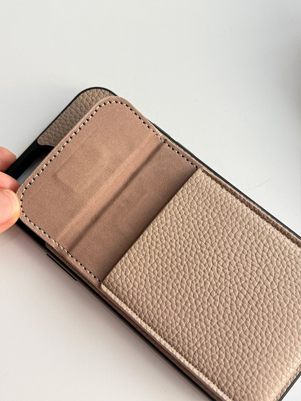 P series Phone case 1005 | Accordion card holder (subject to the video) - The Luxe Case