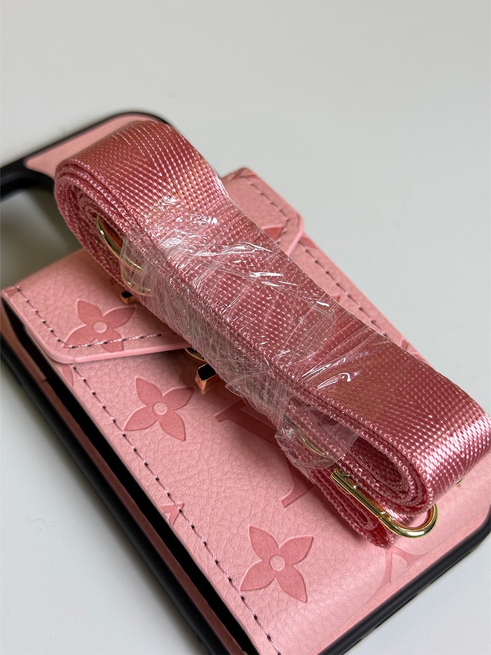 Pink iPhone case 2006 | Accordion card holder (subject to the video) - The Luxe Case